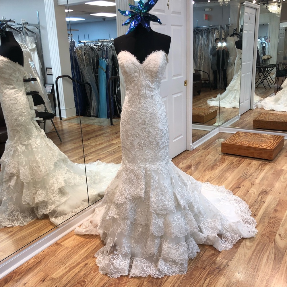 Allure Bridals 9358 Size 14
